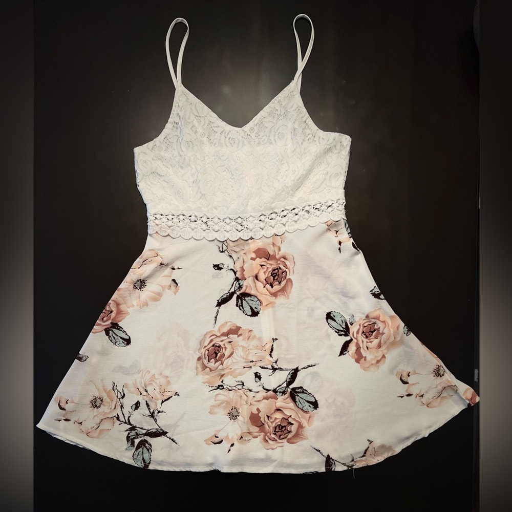 Floral Lace Spaghetti Strap Dress